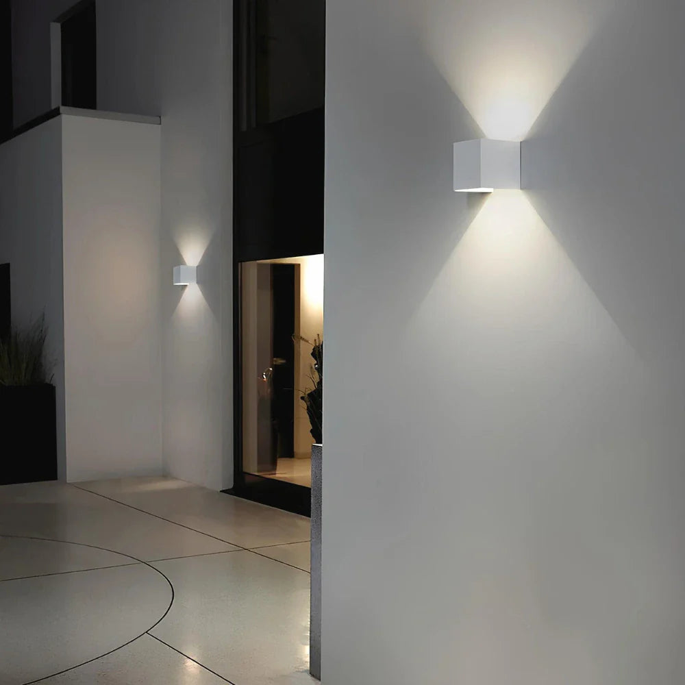 Montavio Home Adjustable Wall Light