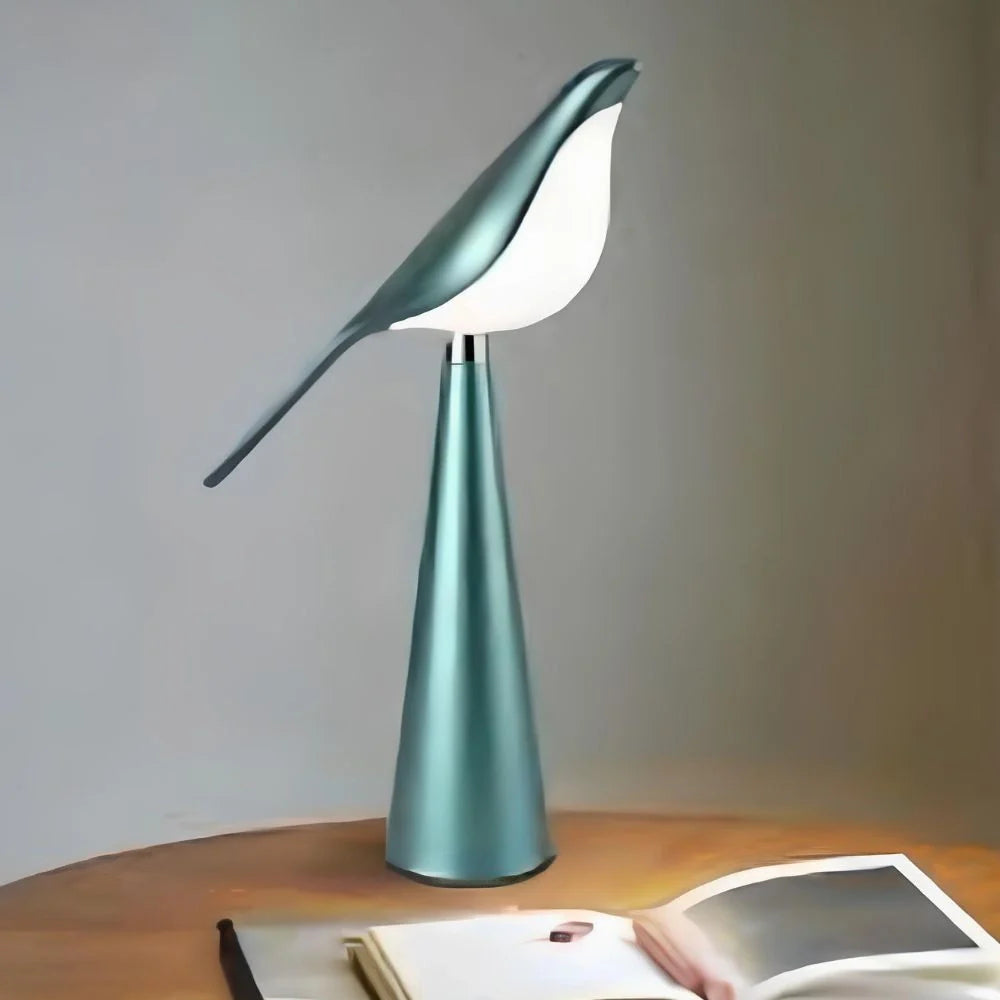 Serene Magpie Light