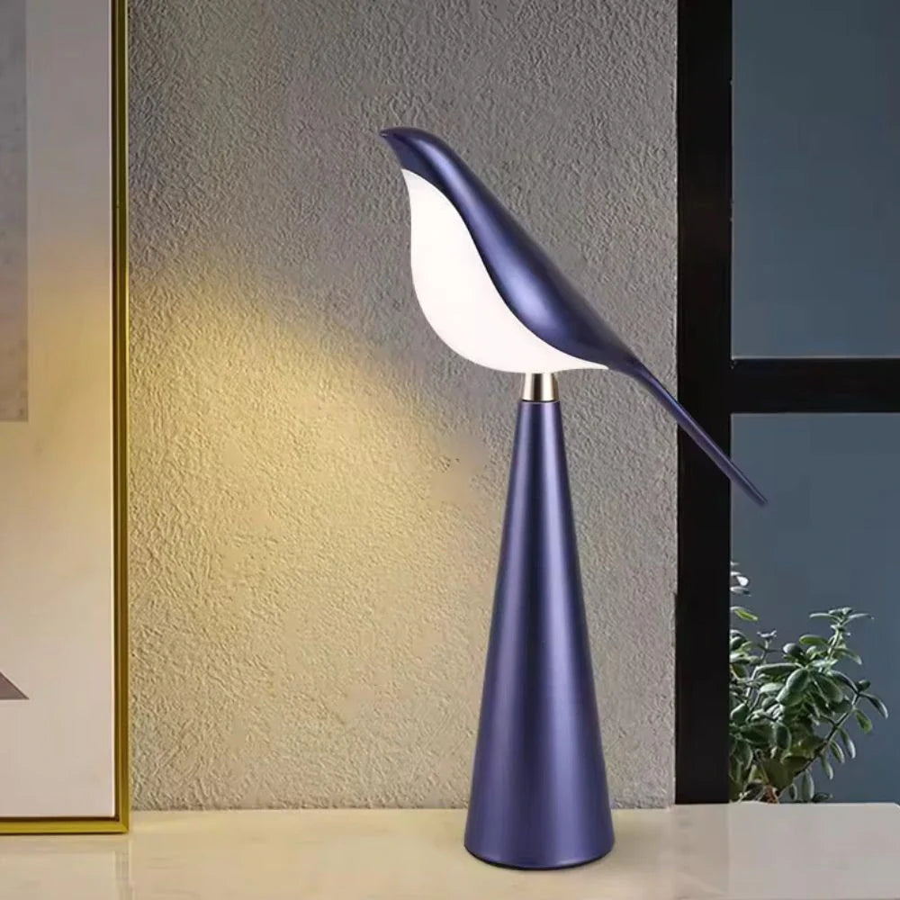 Serene Magpie Light