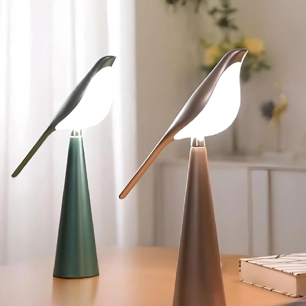 Serene Magpie Light