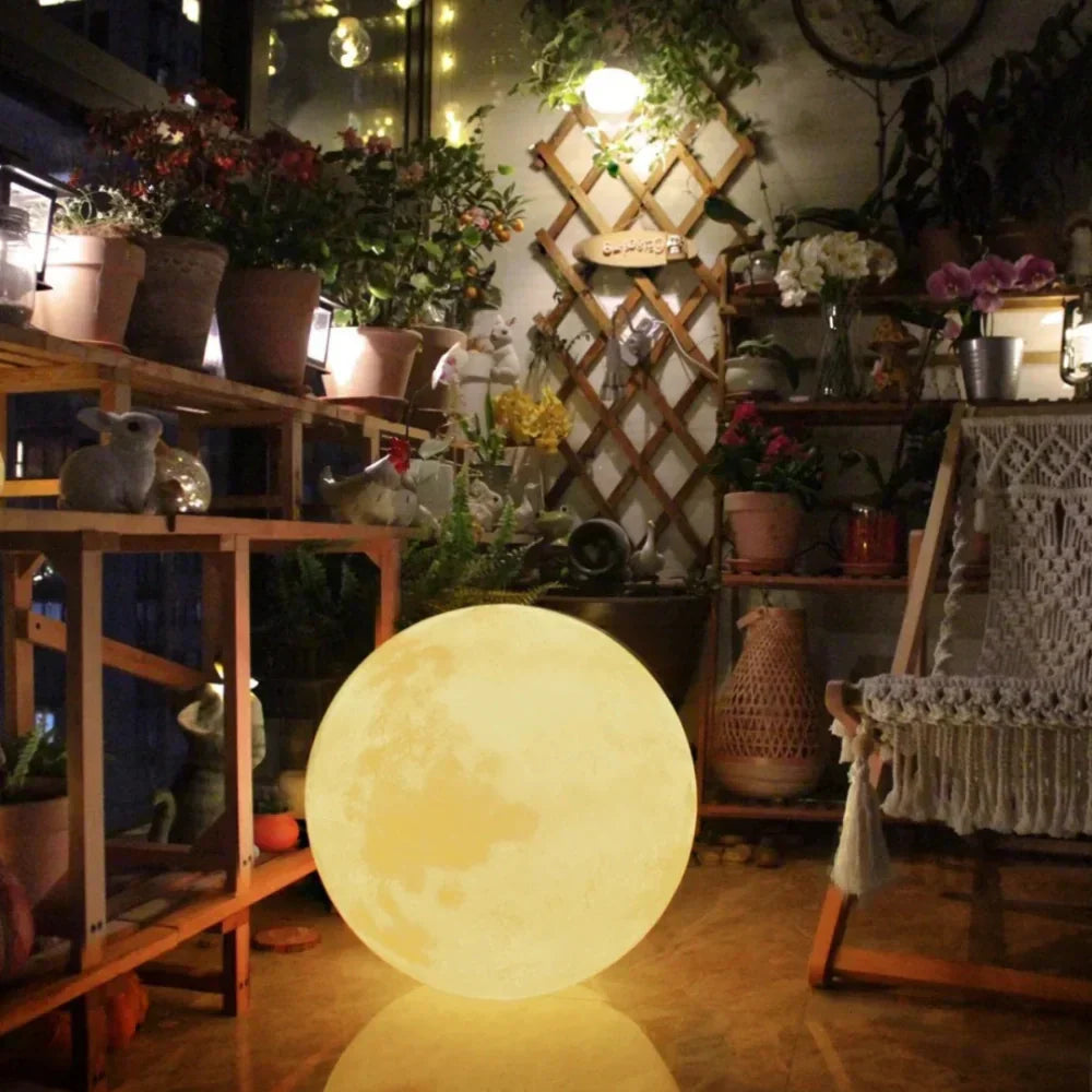 Selene Moon Garden Light - Solar Powered