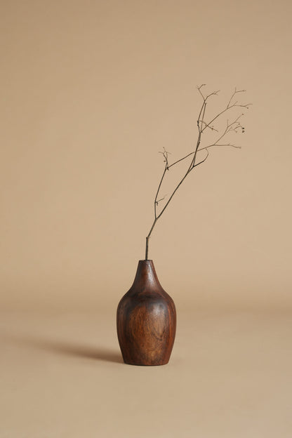 Xinia Vase