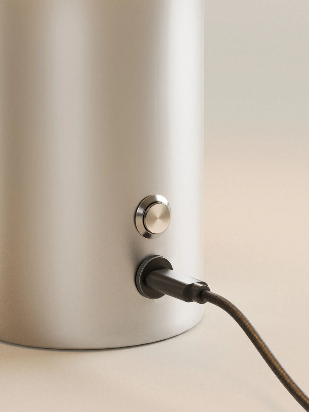 Strata Portable Lamp | Satin Aluminium - 9.5" / 24cm