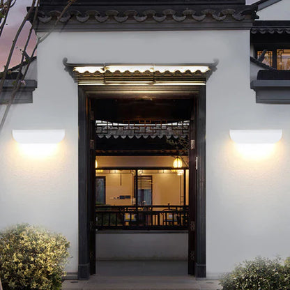 Astoria Modern Curved Outdoor Wall Lamp