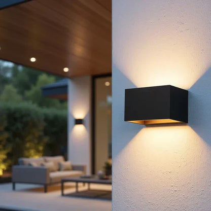 Montavio Home Outdoor Lamp with Sensor
