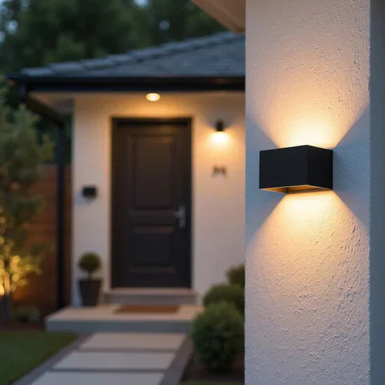 Montavio Home Outdoor Lamp with Sensor