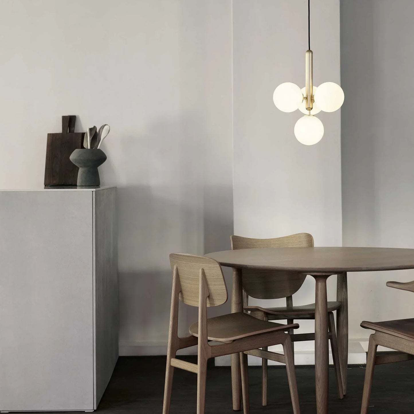 Aethera Modern Glass Pendant Lamp