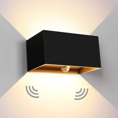 Montavio Home Outdoor Lamp with Sensor