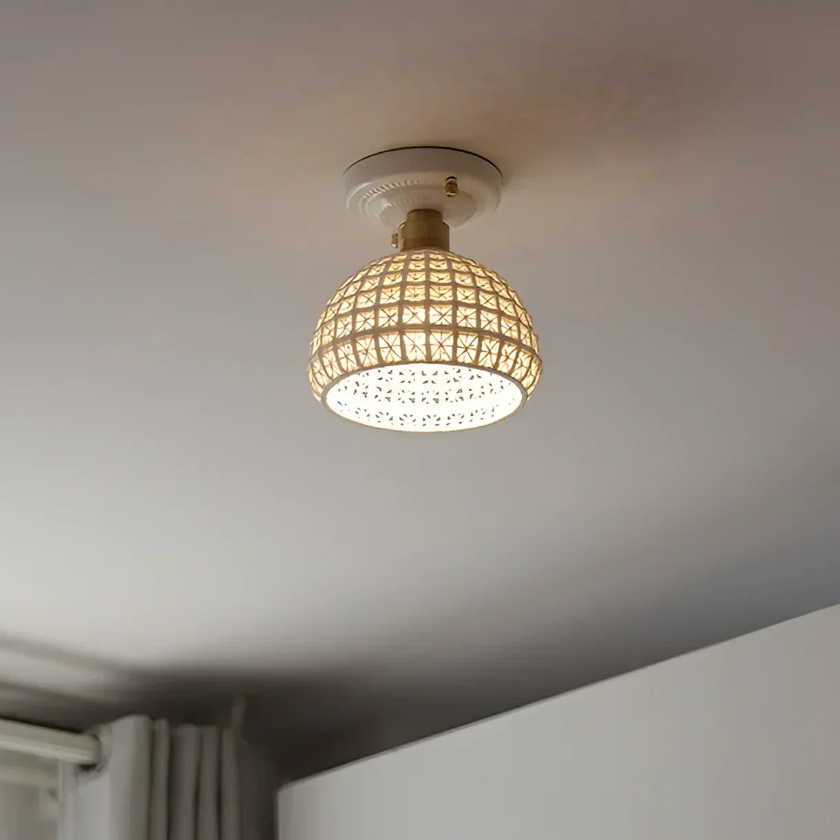 Myrrha Nordic Ceramic Ceiling Lamp