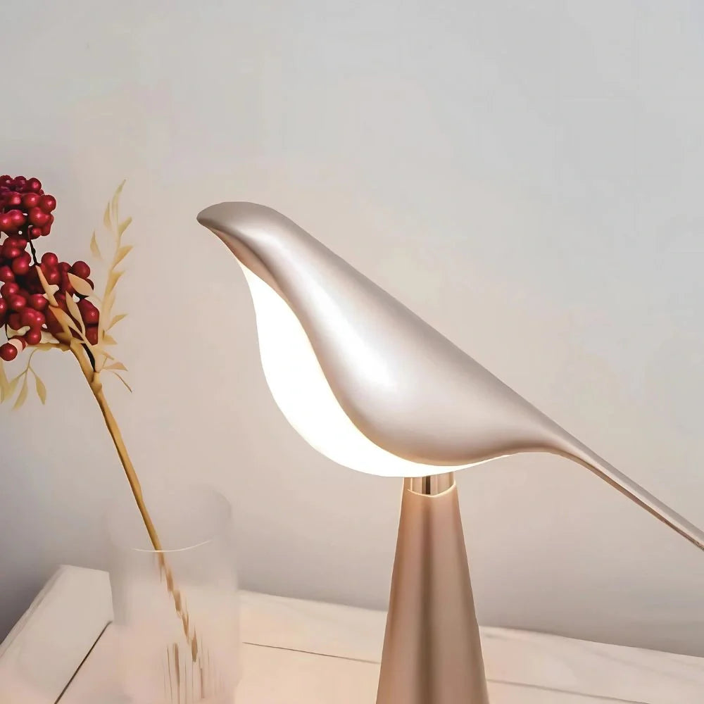 Serene Magpie Light